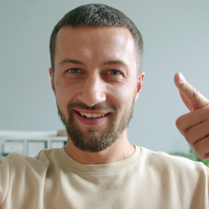 Estudiante feliz de Cortesvial